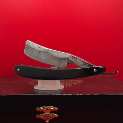 7/8+ Wade & Butcher, Sheffield Razor W/ Etching. Shave ready.