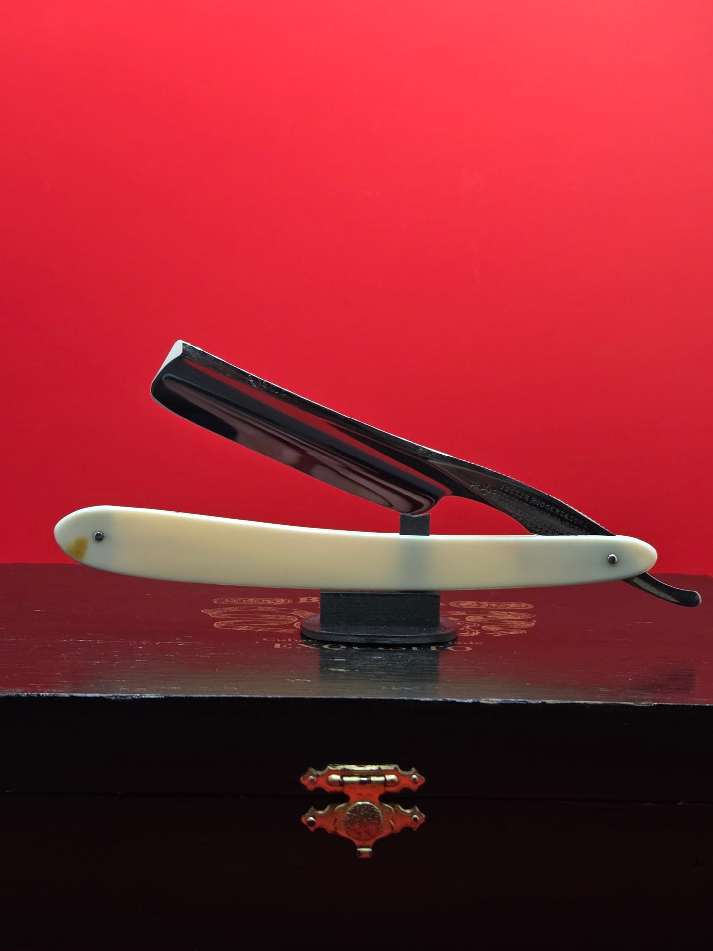 Vintage/Antique Gentlemans Set Of 11/16 Joseph Rodgers & Sons, Sheffield Razors.