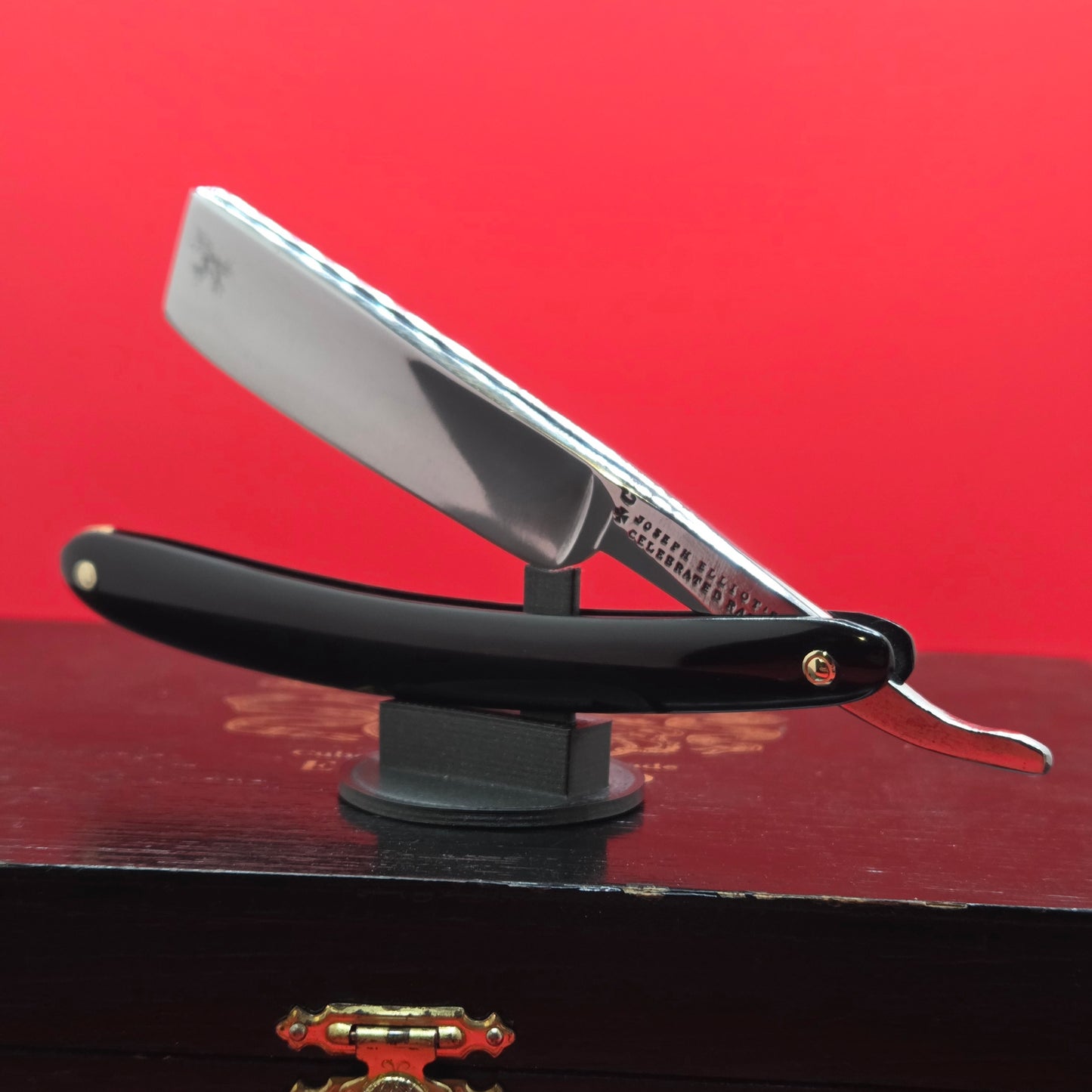 7/8 Joseph Elliot, Hollow Ground, Sheffield Razor. Restored.