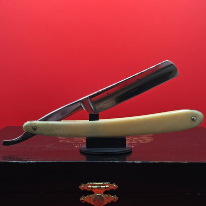 5/8 Frederick Reynolds, Sheffield Razor. Restored. Shave Ready