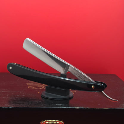 11/16 George Wostenholm, Pipe, Sheffield Razor. Shave ready.