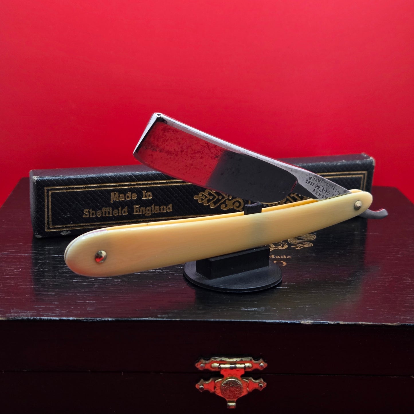 13/16 W. Hawcfort & Sons, Sheffield Razor. Shave ready.