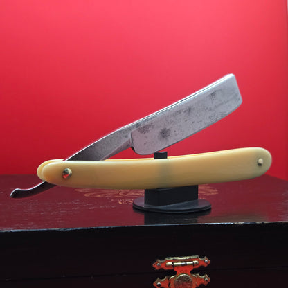13/16 W. Hawcfort & Sons, Sheffield Razor. Shave ready.