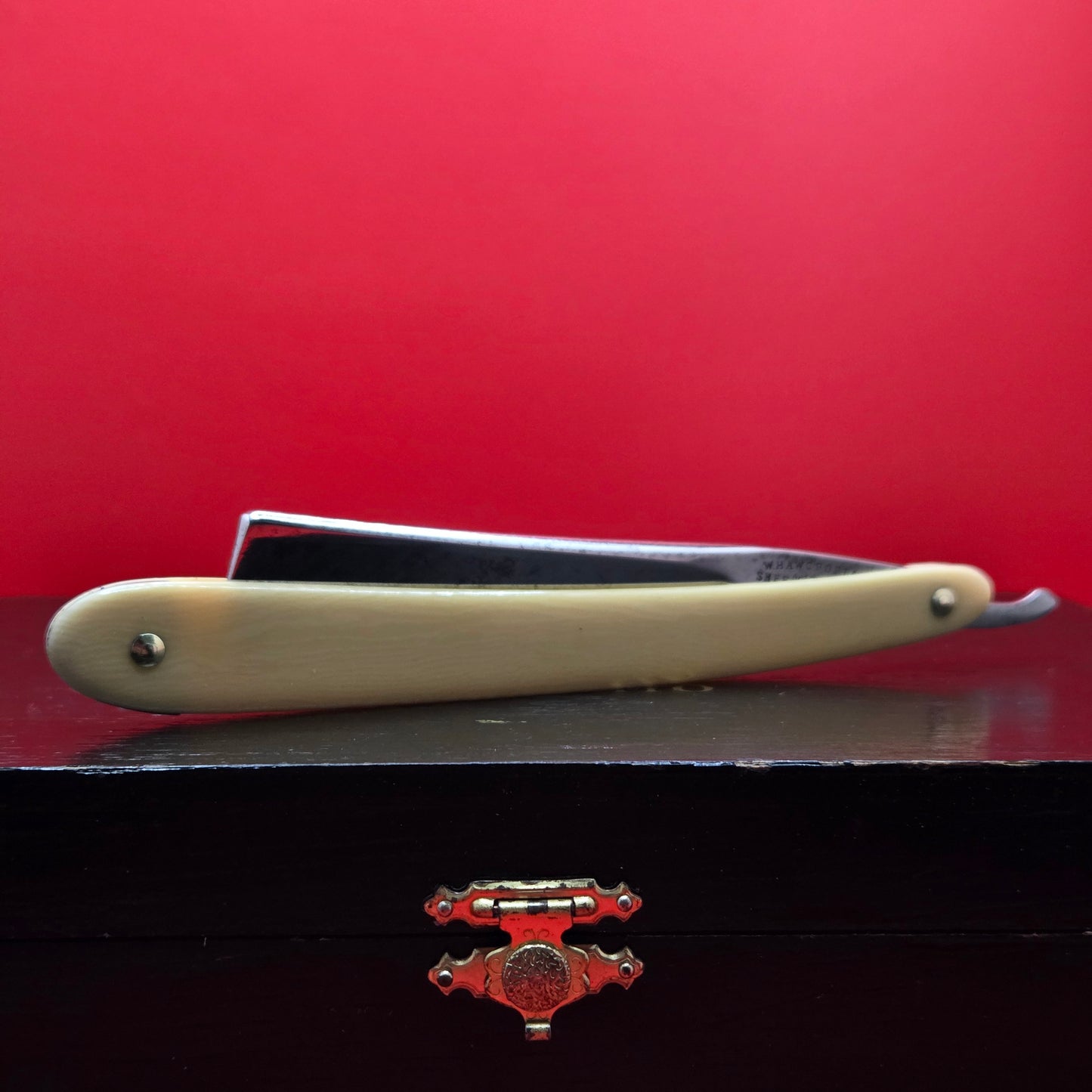 13/16 W. Hawcfort & Sons, Sheffield Razor. Shave ready.