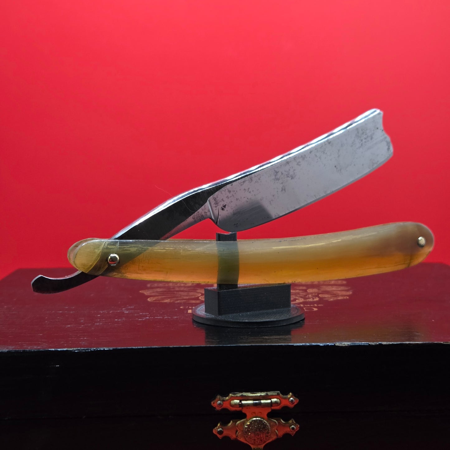 Vintage/Antique 7/8 Joseph Smith, Sheffield Razor. Silver Steel. Original.