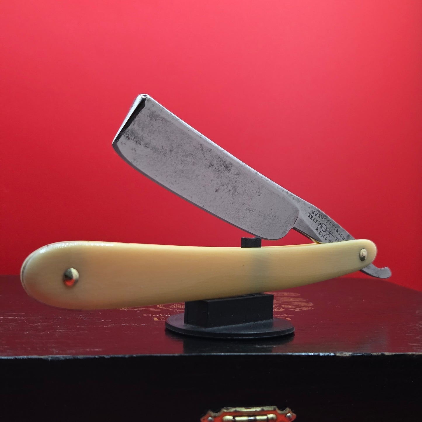 13/16 W. Hawcfort & Sons, Sheffield Razor. Shave ready.