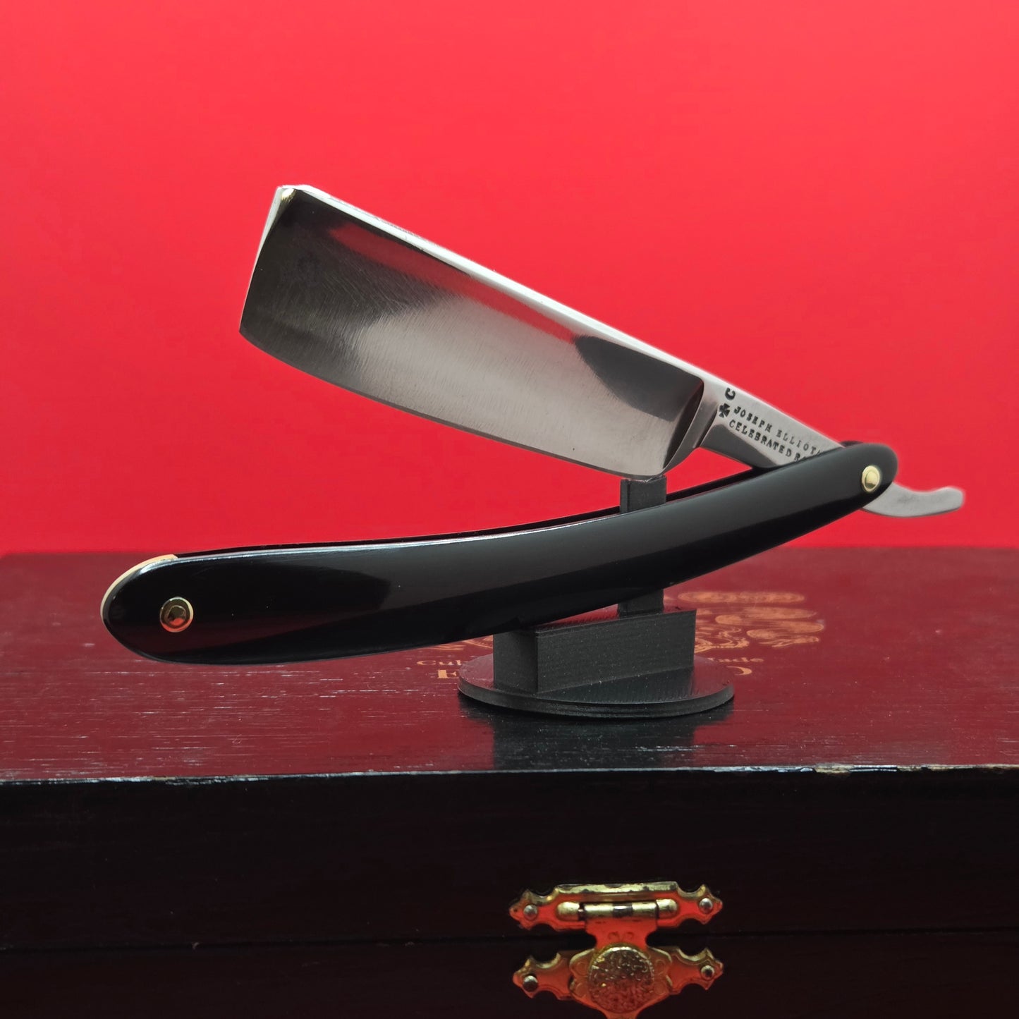 7/8 Joseph Elliot, Hollow Ground, Sheffield Razor. Restored.