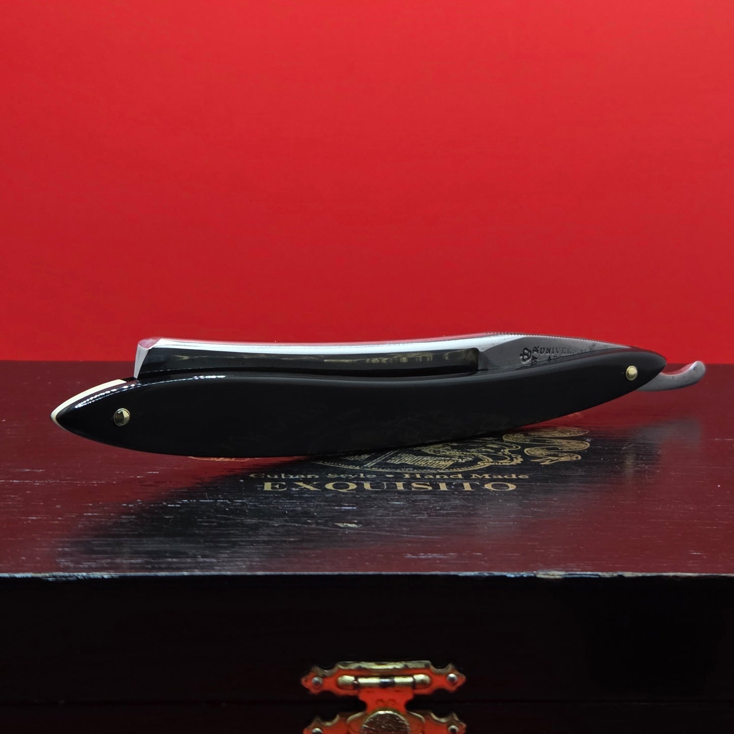 Vintage/Antique 13/16 Universally Approved Razor. Crown WR Stamp. Restored.