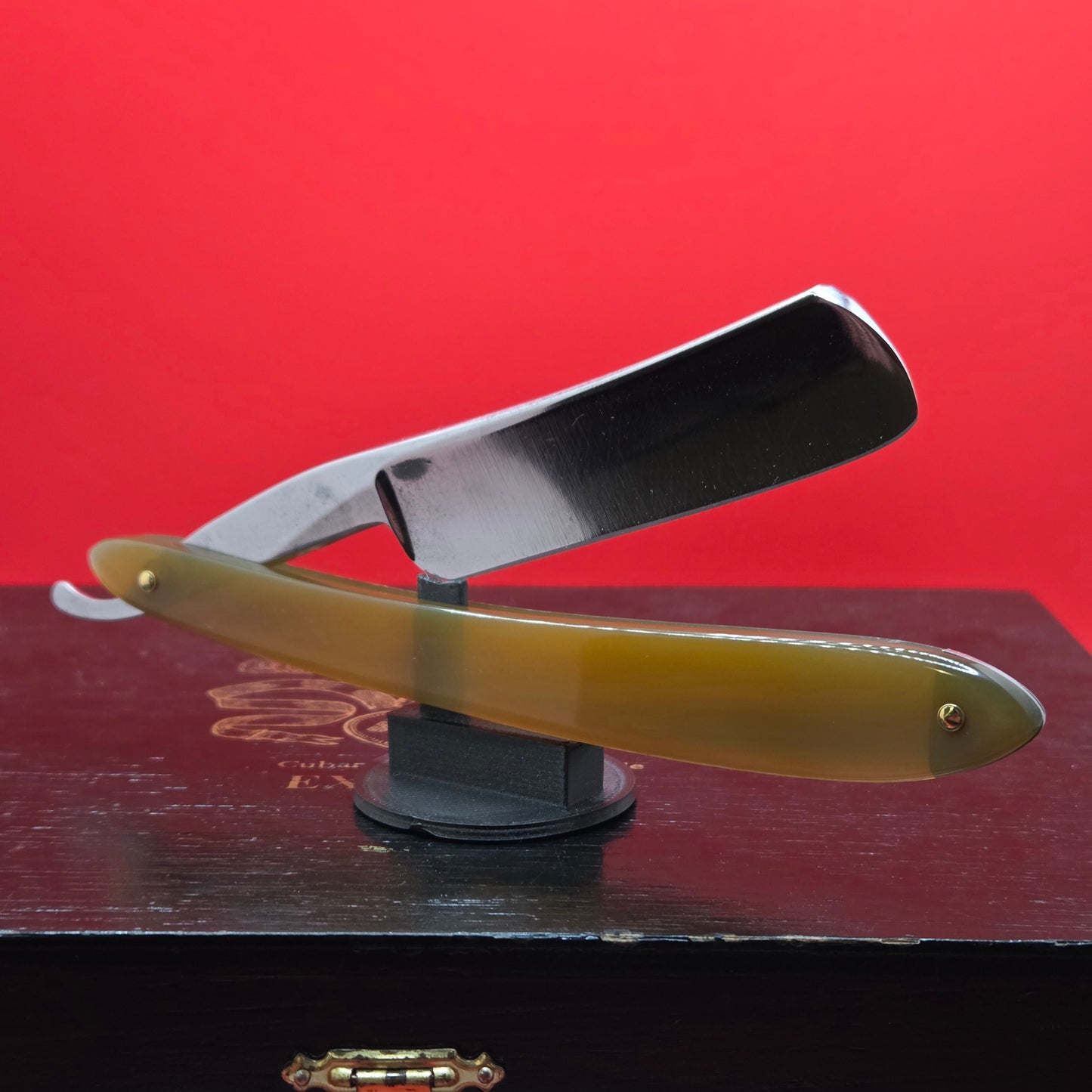 Vintage/Antique 7/8 Wade & Butcher. Sheffield Razor. Restored