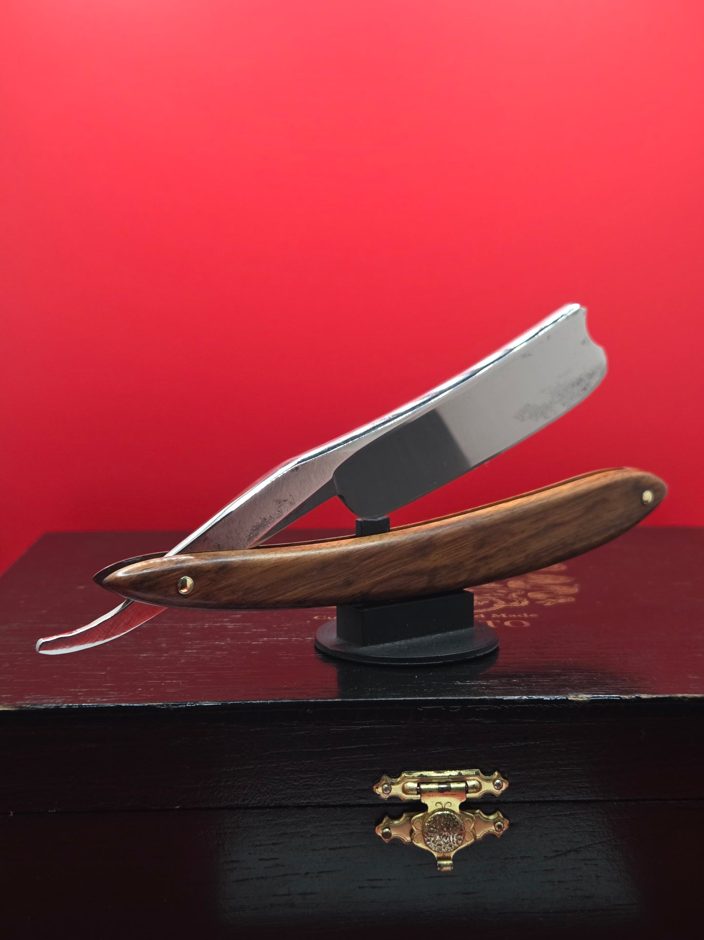 15/16 M.J. Higgins, Sheffield Razor. Acid Etching. Shave ready.