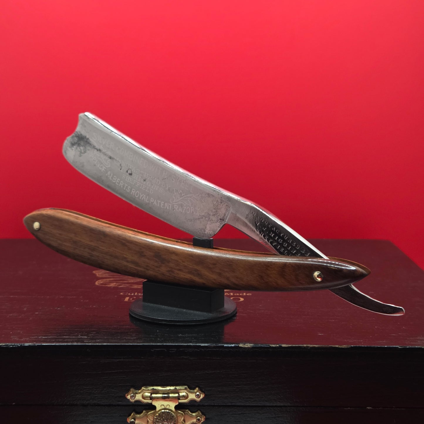 15/16 M.J. Higgins, Sheffield Razor. Acid Etching. Shave ready.