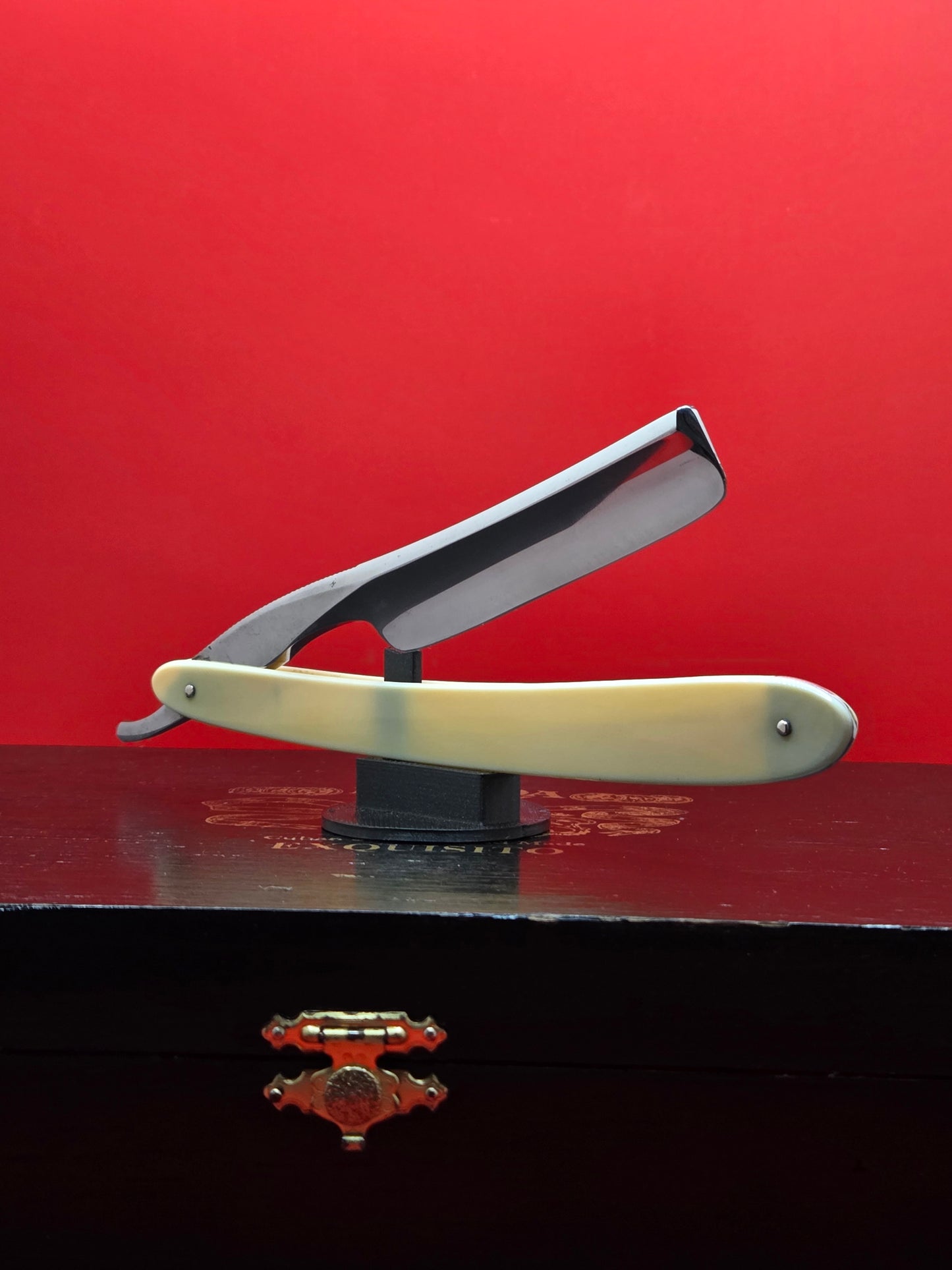 Vintage/Antique Gentlemans Set Of 11/16 Joseph Rodgers & Sons, Sheffield Razors.