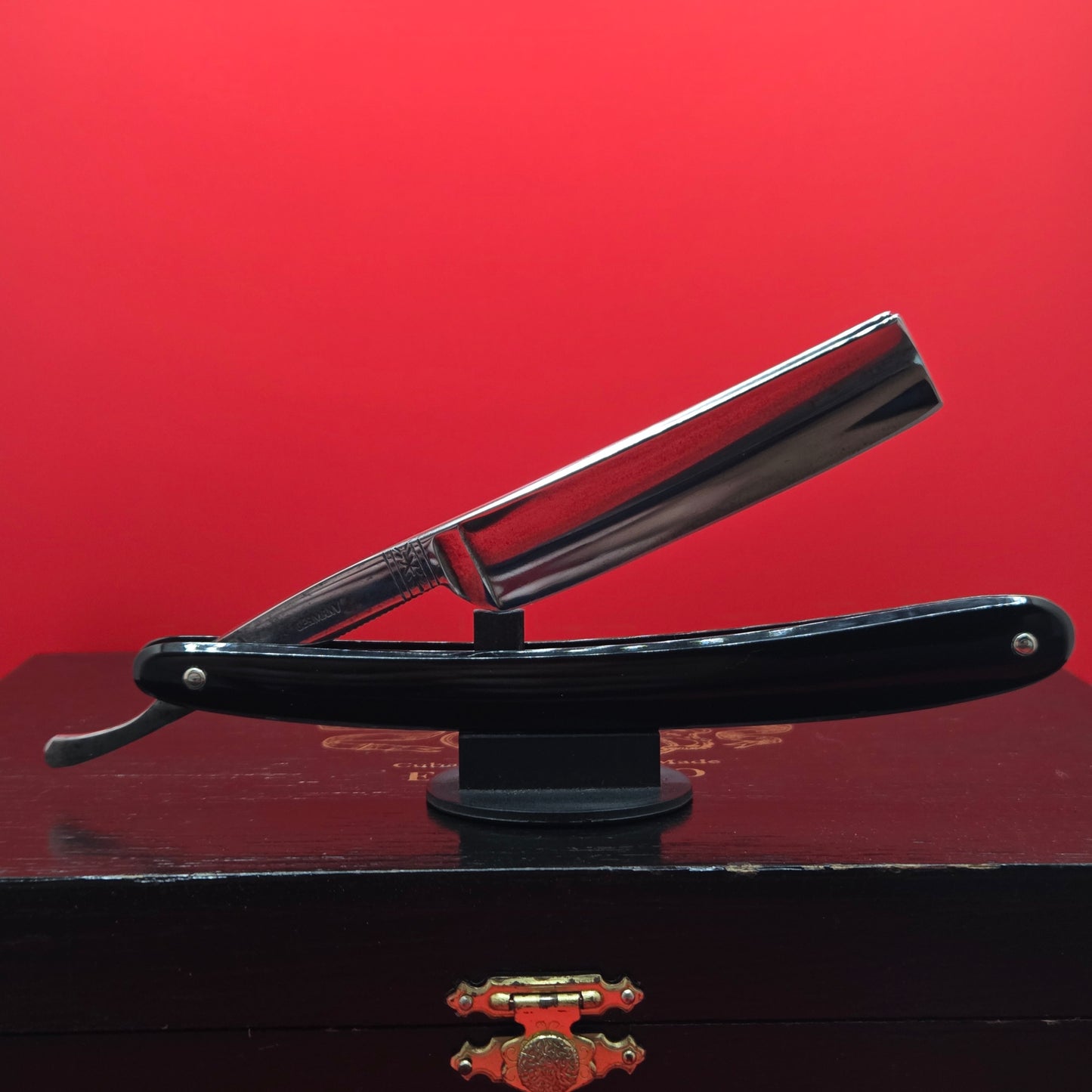 11/16 Harry L Weisbaum. Chicago Razor. Restored. Shave Ready