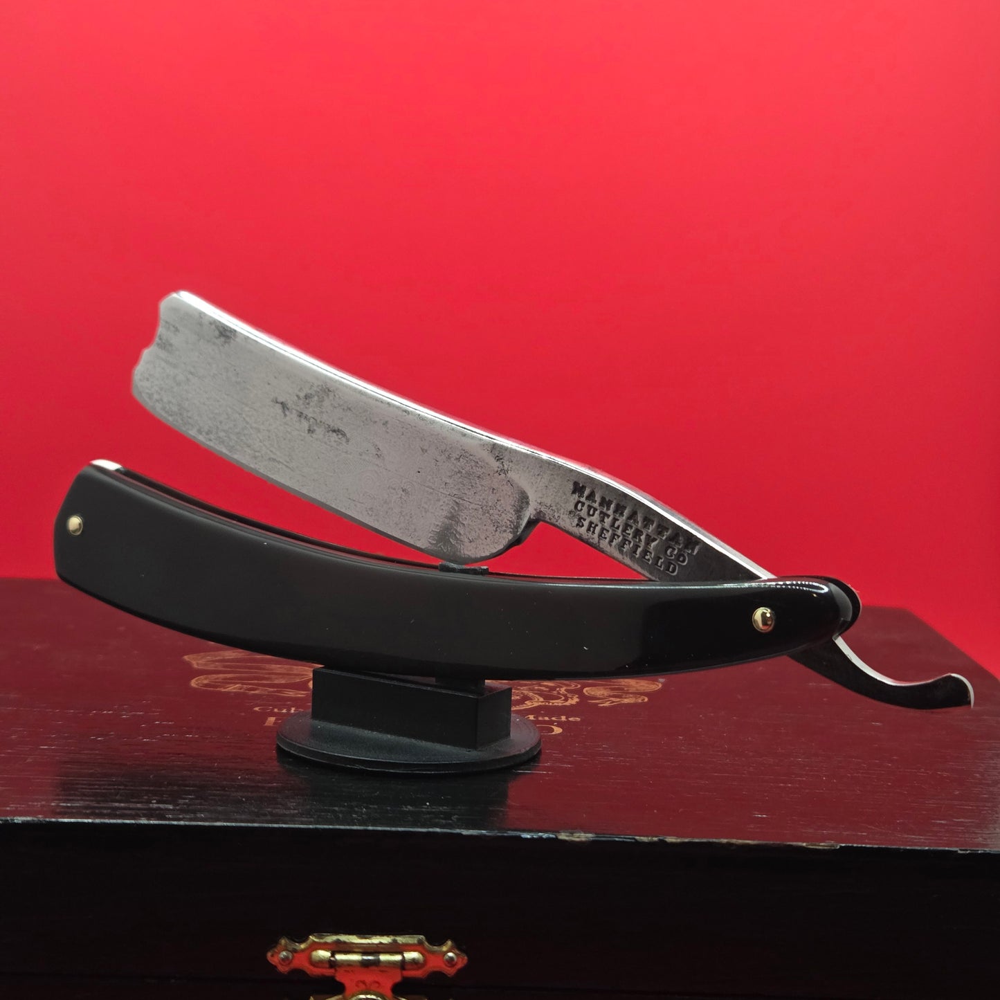 Vintage 7/8 Manhattan Cutlery Co. Sheffield Razor. Restored.