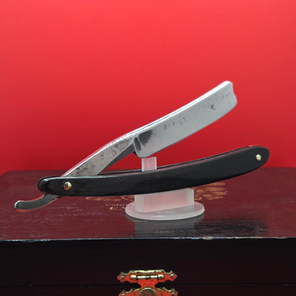 11/16 Joseph Rodgers & Sons, Sheffield Razor. Shave ready.