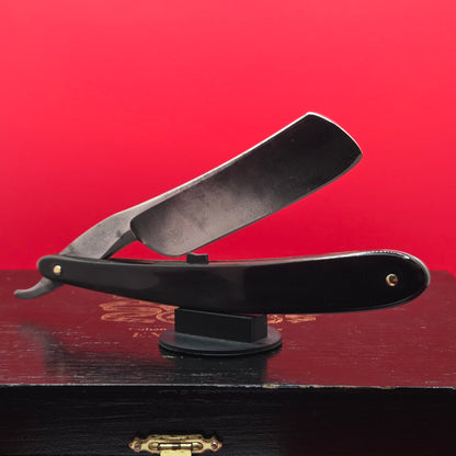 7/8 Manhattan Cutlery Co. The Celebrated Hollow Ground. Shave Ready.