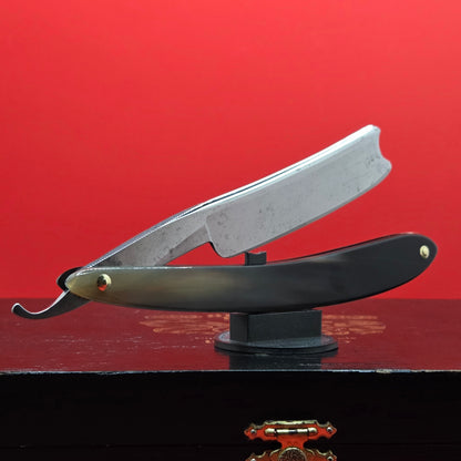 Vintage/Antique 13/16 Universally Approved Wade & Butcher Razor. Restored.