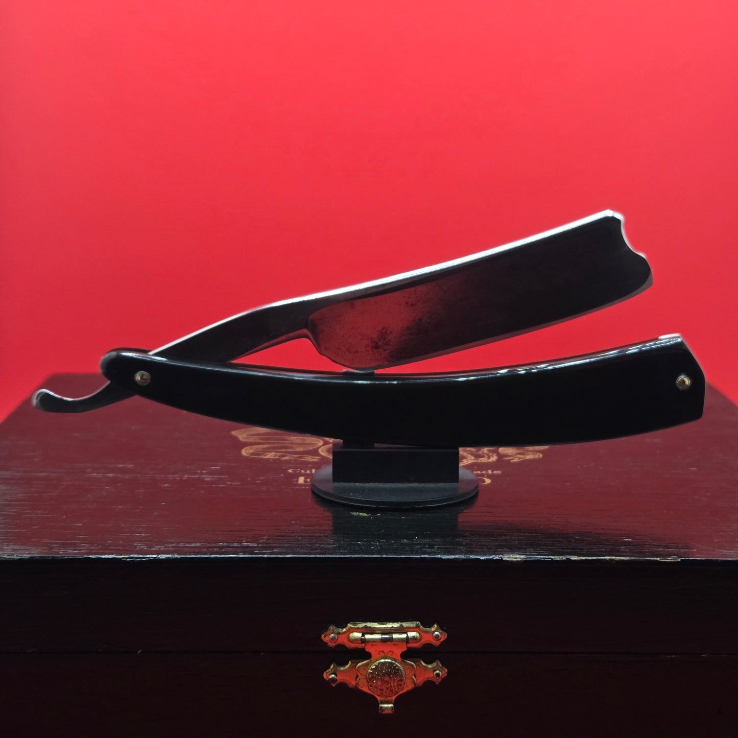 Vintage 7/8 Manhattan Cutlery Co. Sheffield Razor. Restored.