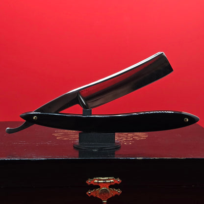Vintage/Antique 13/16 Universally Approved Razor. Crown WR Stamp. Restored.