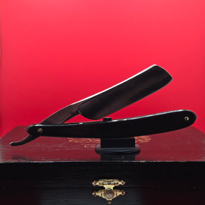 7/8 Manhattan Cutlery Co. The Celebrated Hollow Ground. Shave Ready.