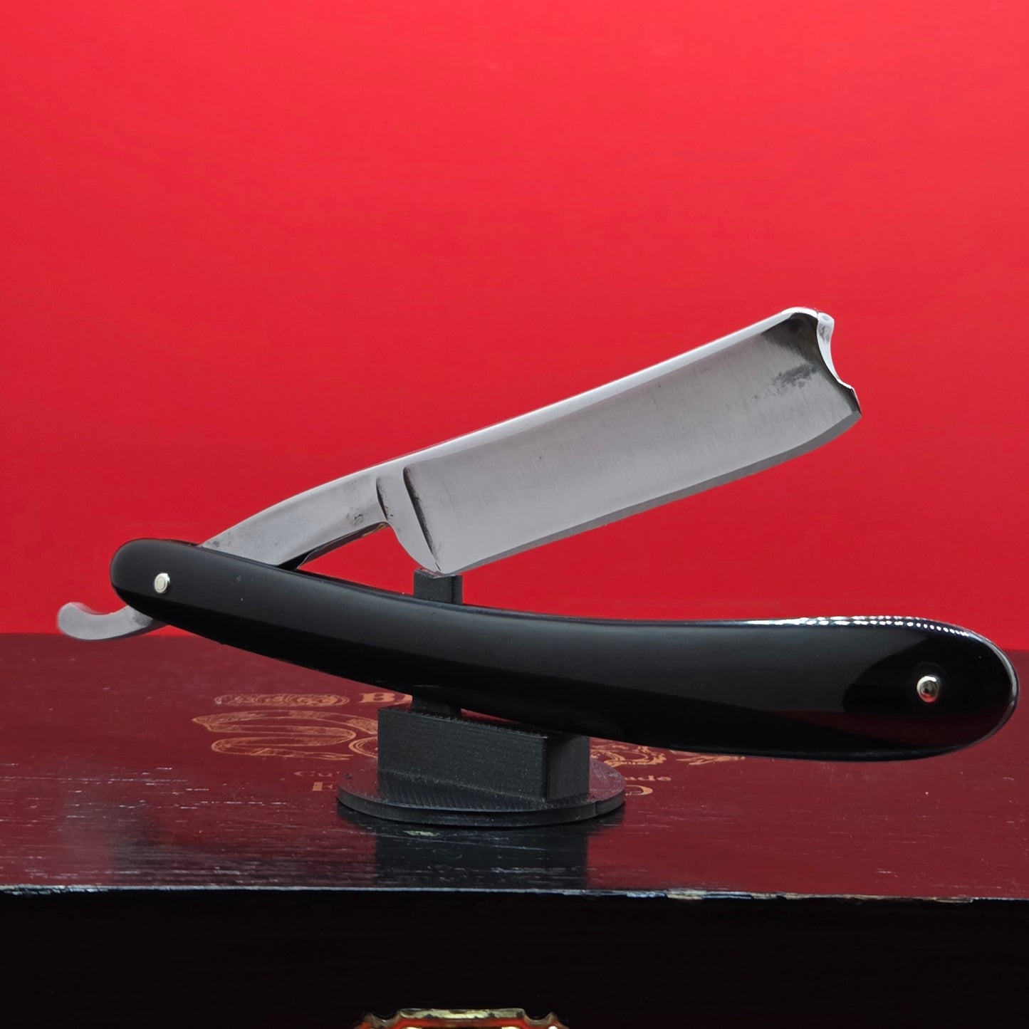 Vintage/Antique 13/16 Maher & Grosh, Toledo Straight Razor. Restored.
