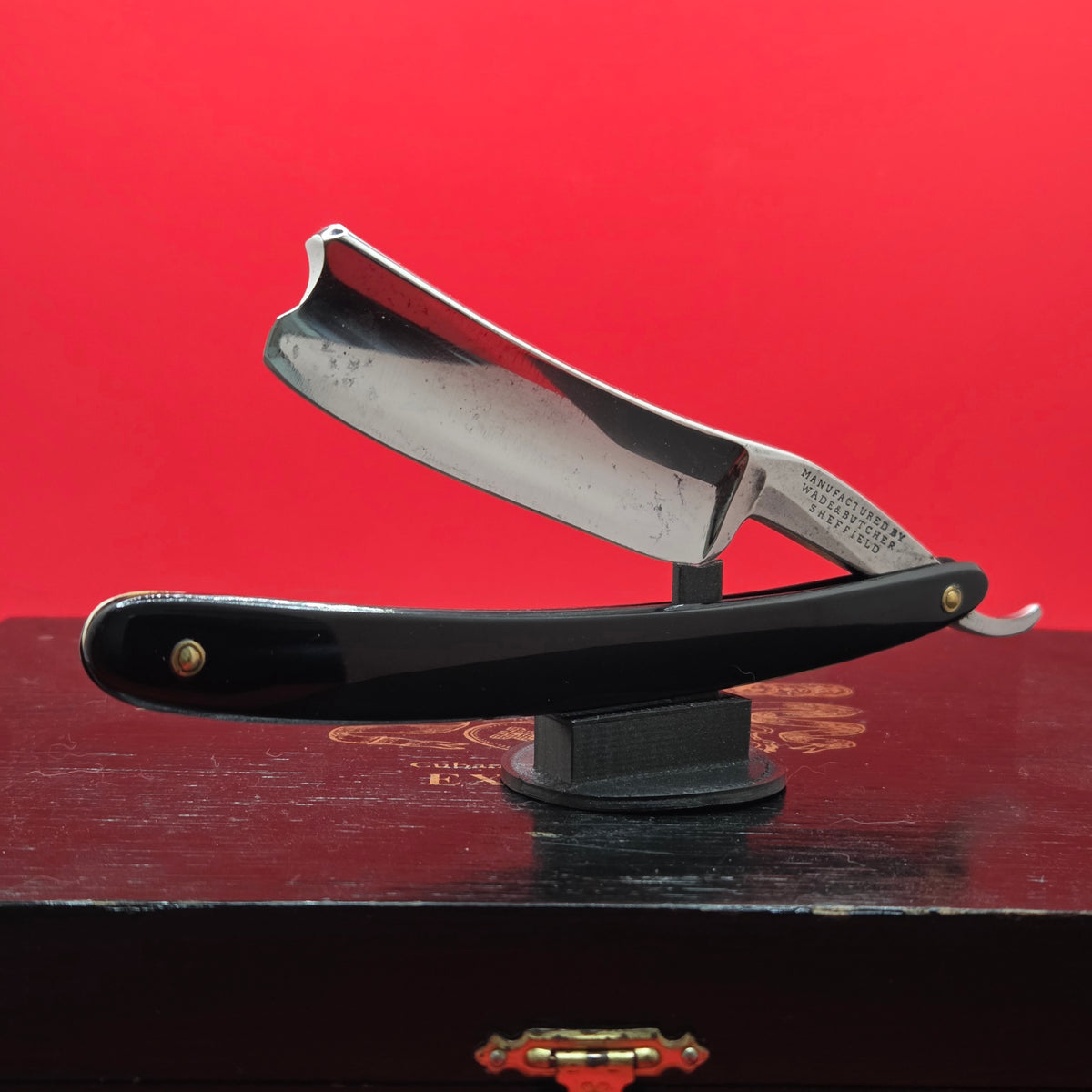 Vintage/Antique 13/16 Wade & Butcher. Sheffield Razor. Hollow. Original.
