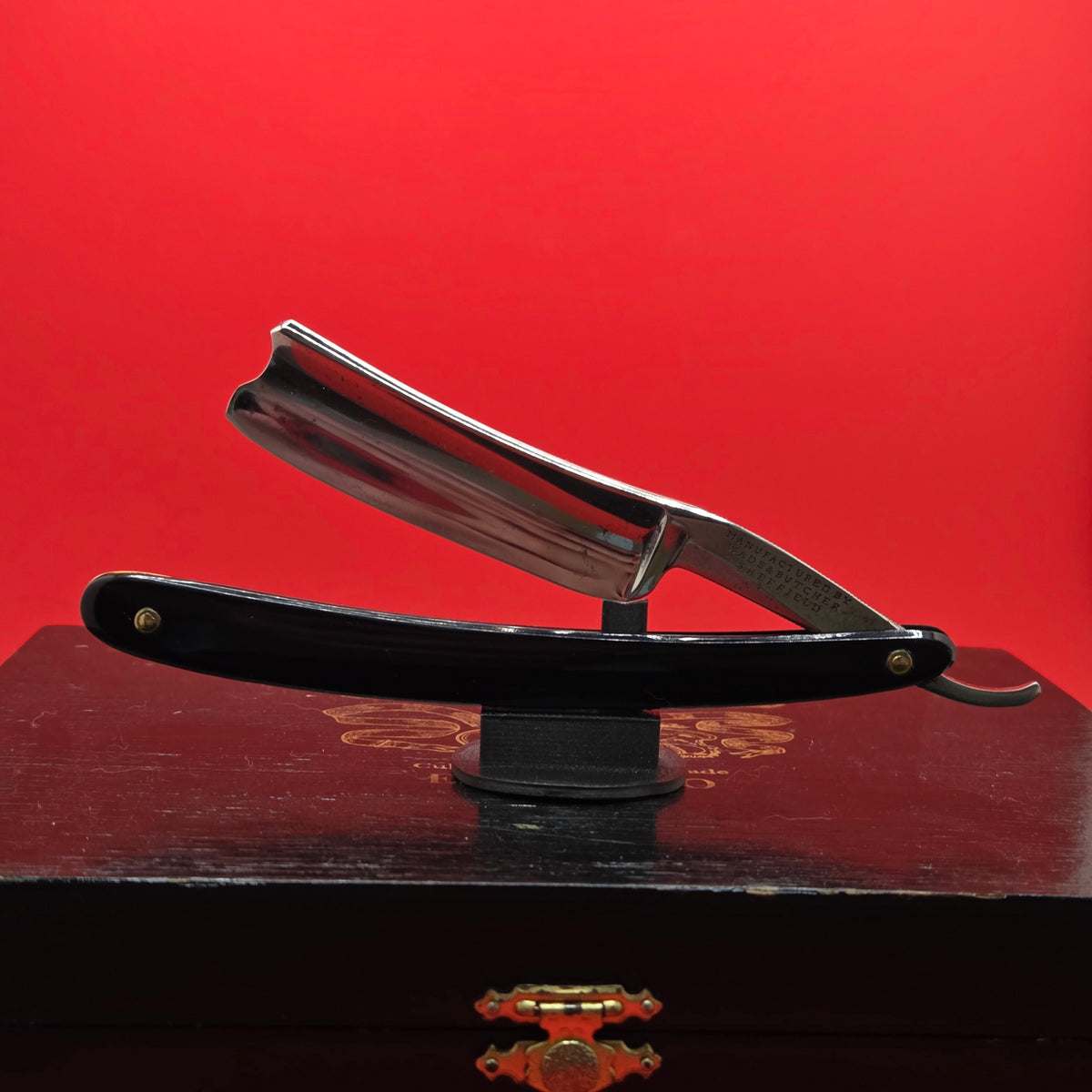 Vintage/Antique 13/16 Wade & Butcher. Sheffield Razor. Hollow. Original.