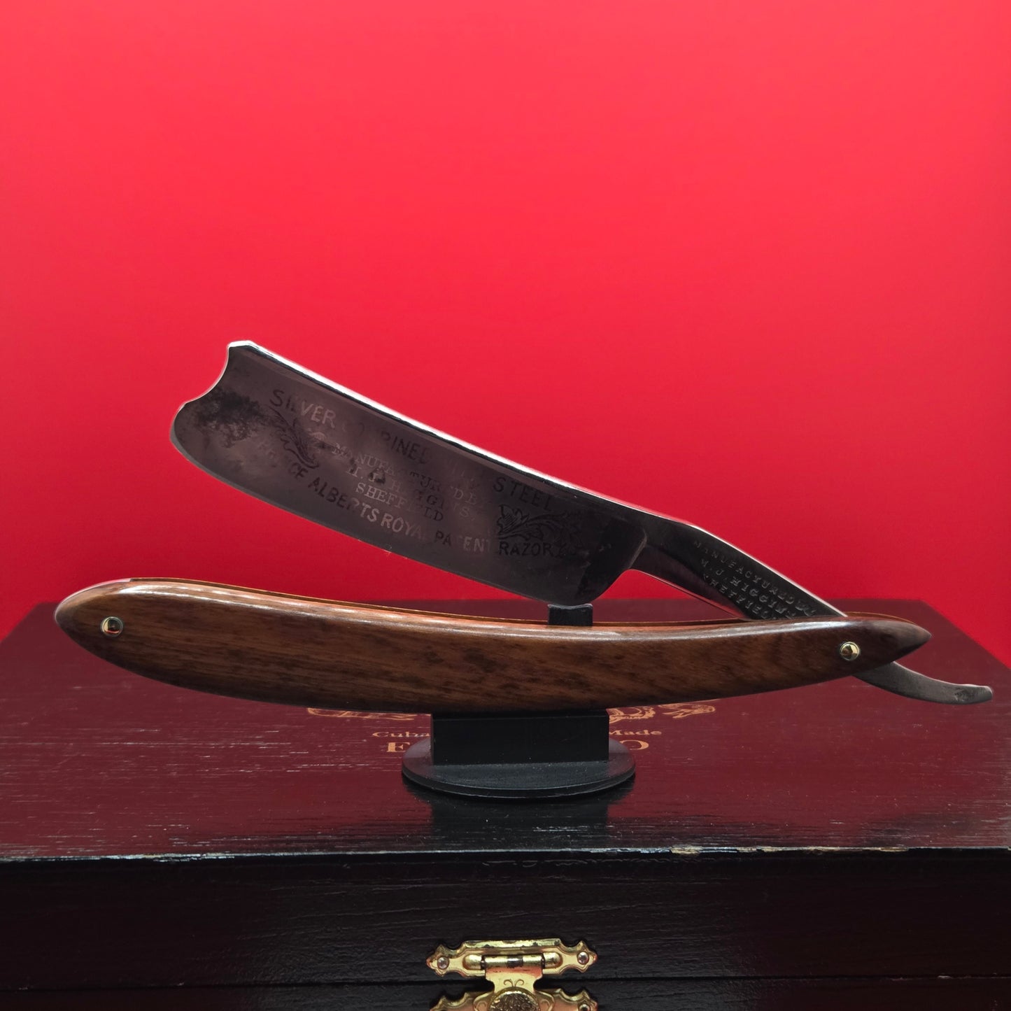 15/16 M.J. Higgins, Sheffield Razor. Acid Etching. Shave ready.
