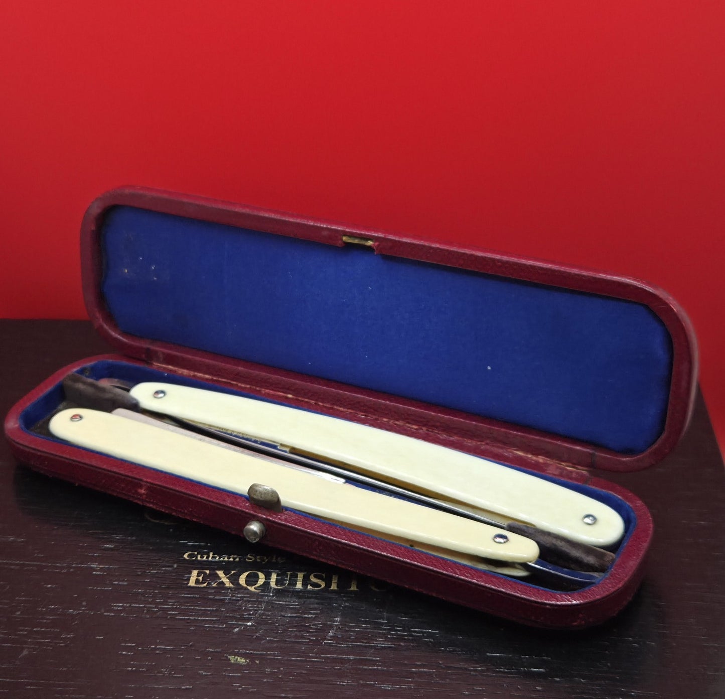 Gent Set. Richard Toilet's Saloo Sheffield Straight Razors with case. Shave ready.