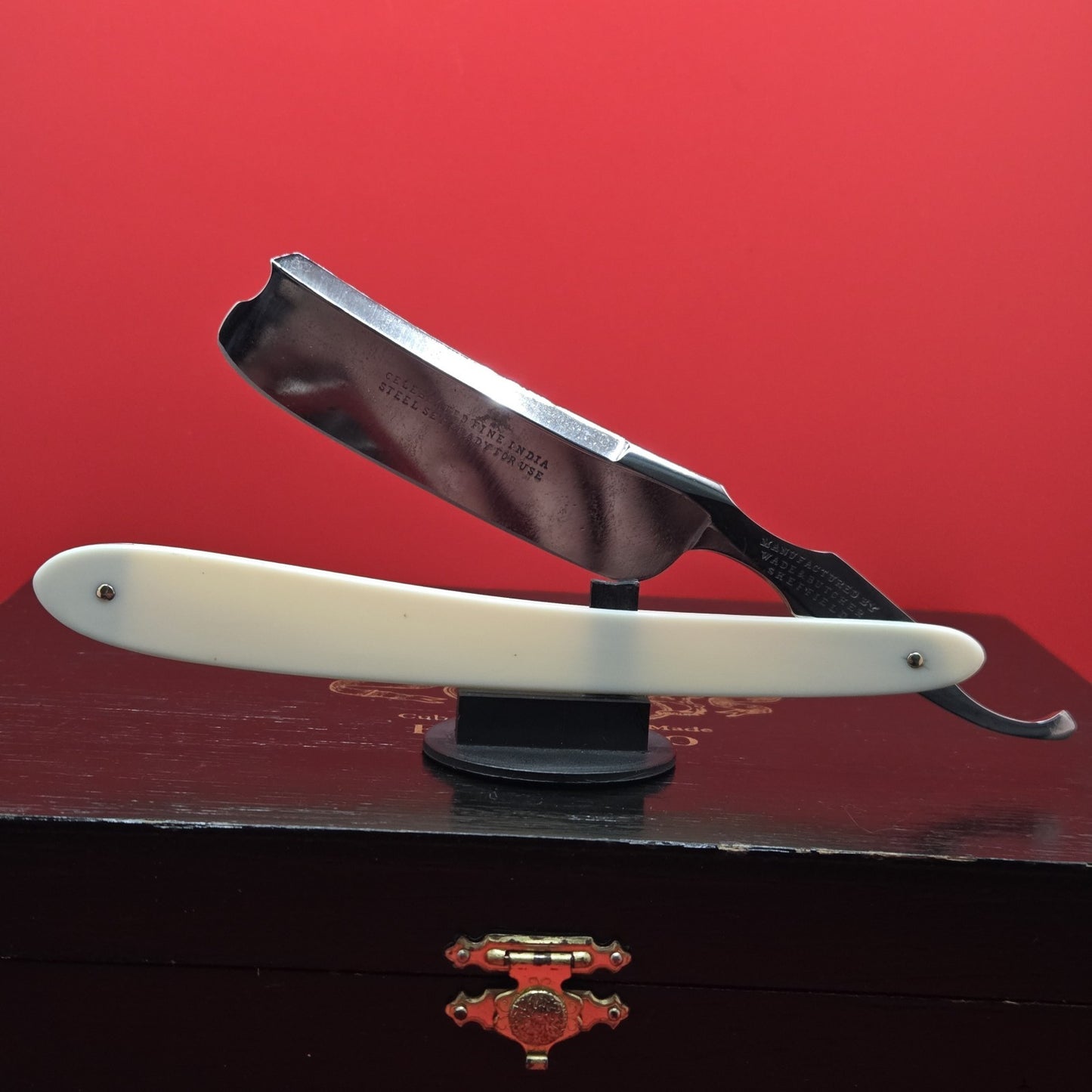 Vintage/Antique Rare 7/8 Wade & Butcher, Sheffield Straight Razor. Shave ready.