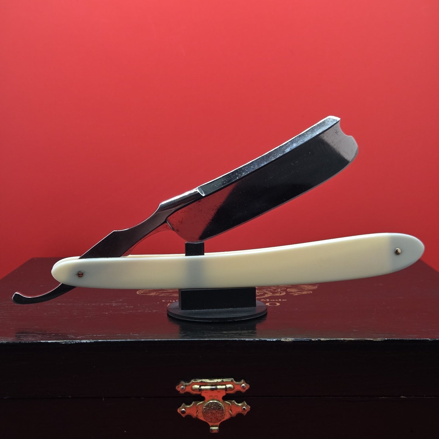 Vintage/Antique Rare 7/8 Wade & Butcher, Sheffield Straight Razor. Shave ready.