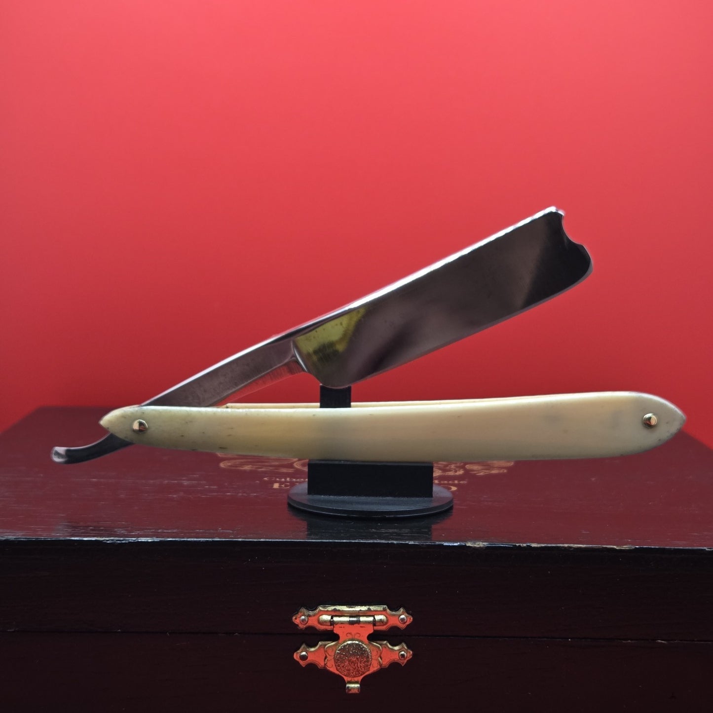 13/16 Joseph Rodgers & Sons. Sheffield Razor. Shave ready.