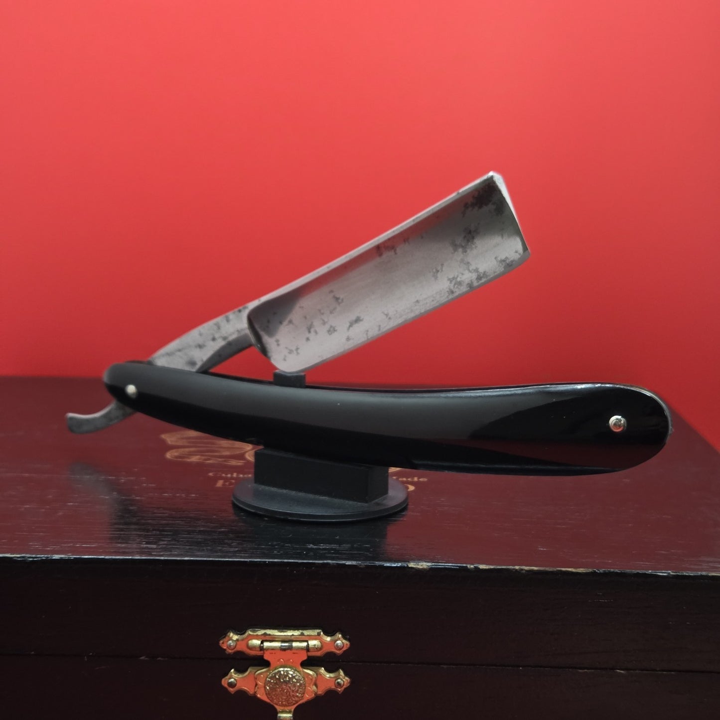 13/16 Warranted, Imperial Razor. Etching. Shave ready