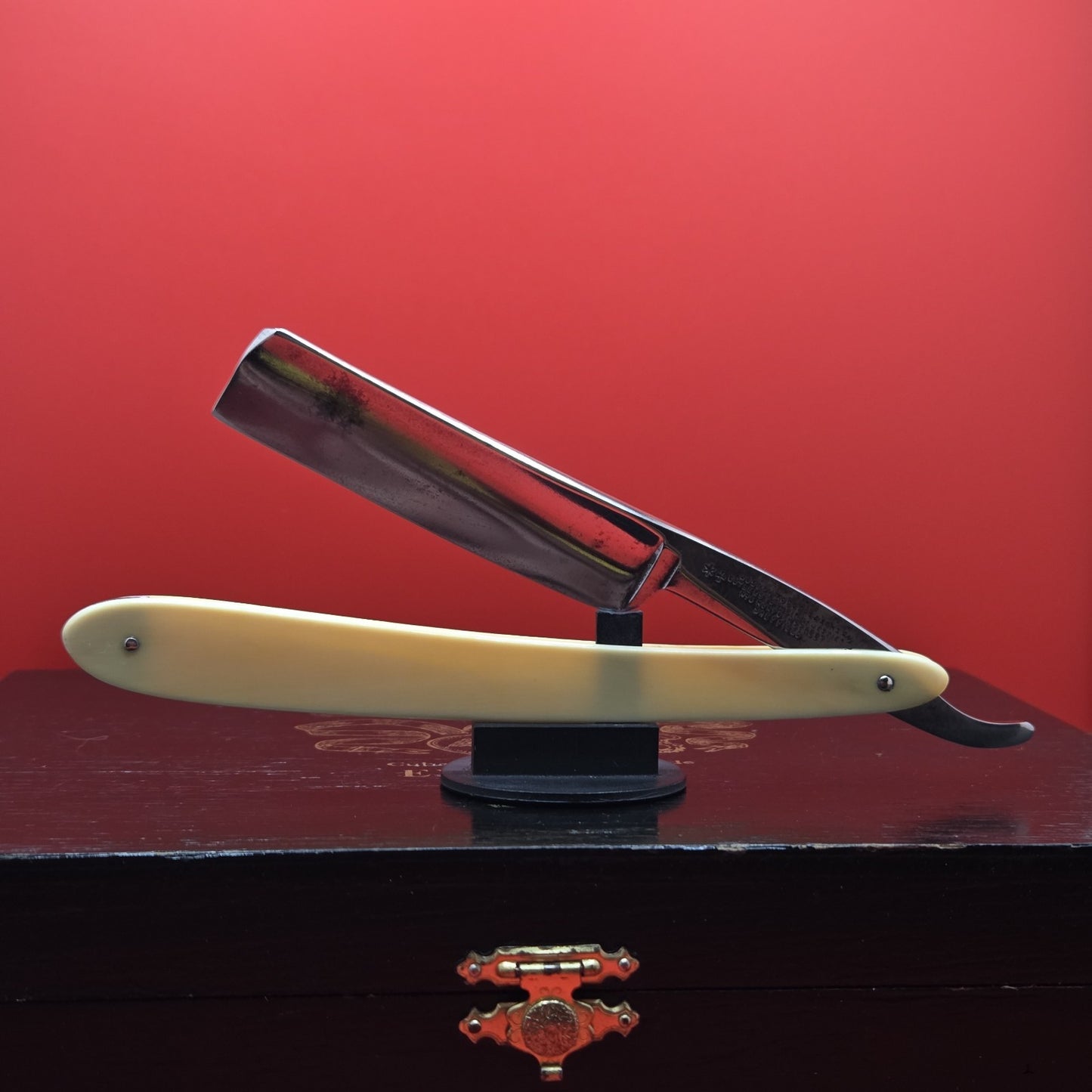 3/4 Joseph Rodgers & Sons. Sheffield Razor. Shave ready.