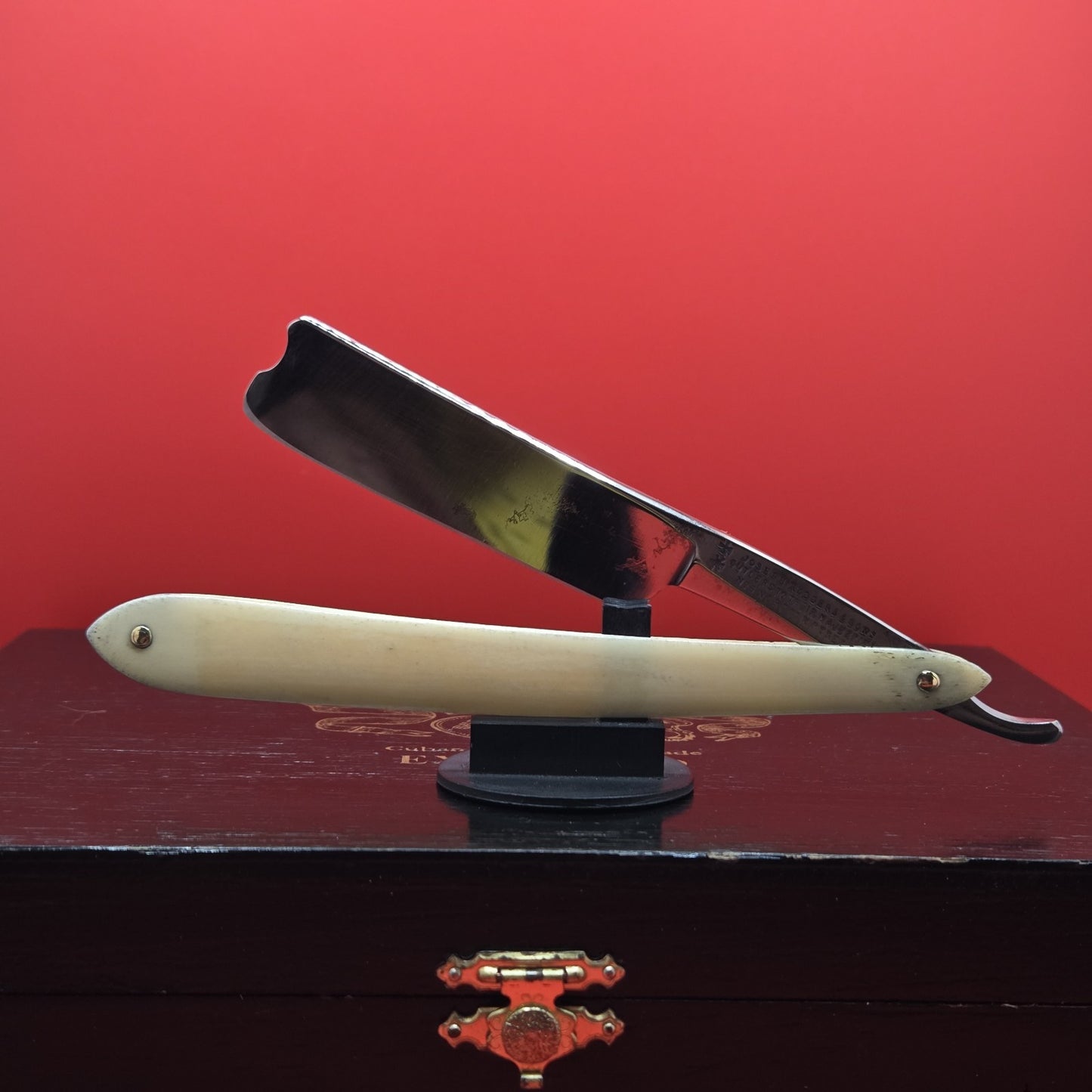 13/16 Joseph Rodgers & Sons. Sheffield Razor. Shave ready.